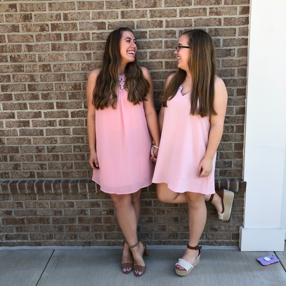 Meet your Posher, Nicole - Picture 3 of 4